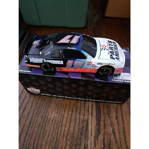 Vintage Action Collectibles Darrell Waltrip Parts America Die Cast Nascar Bank - Picture 1 of 9